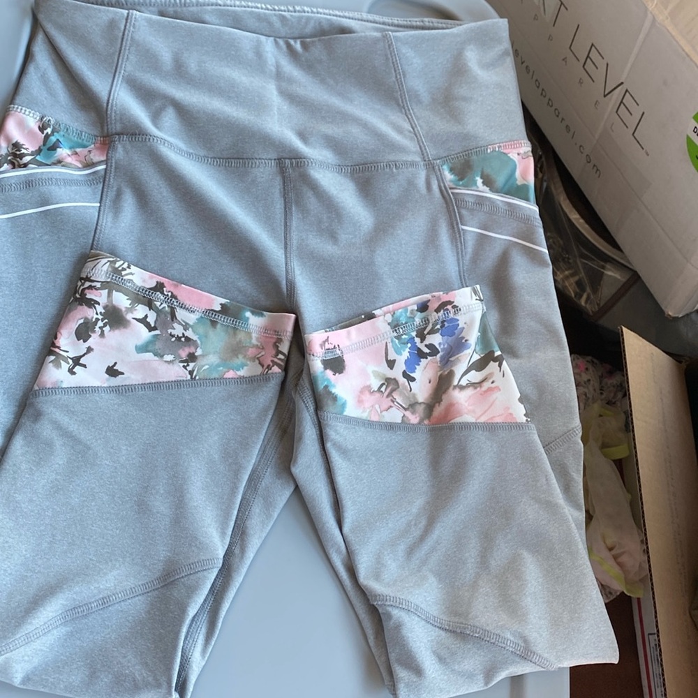 RBX LEGGINGS WITH FLOWER ACCENTS